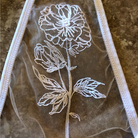 NWT white flower bloom tattoo mesh bralette - Picture 4 of 8